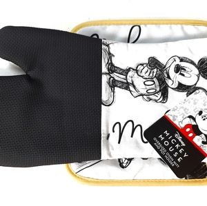 Mickey Mouse Oven Mitt & Pot Holder